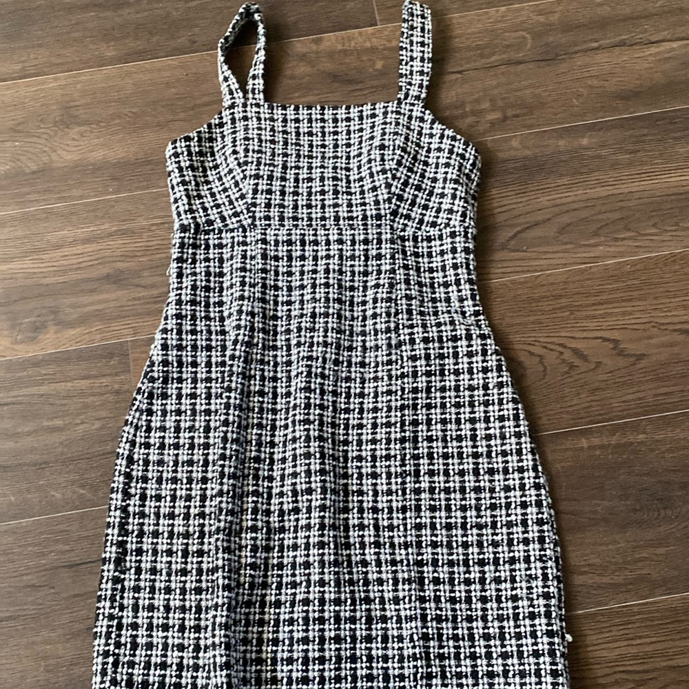 Small business casual Francesca’s dress! Lightly worn.